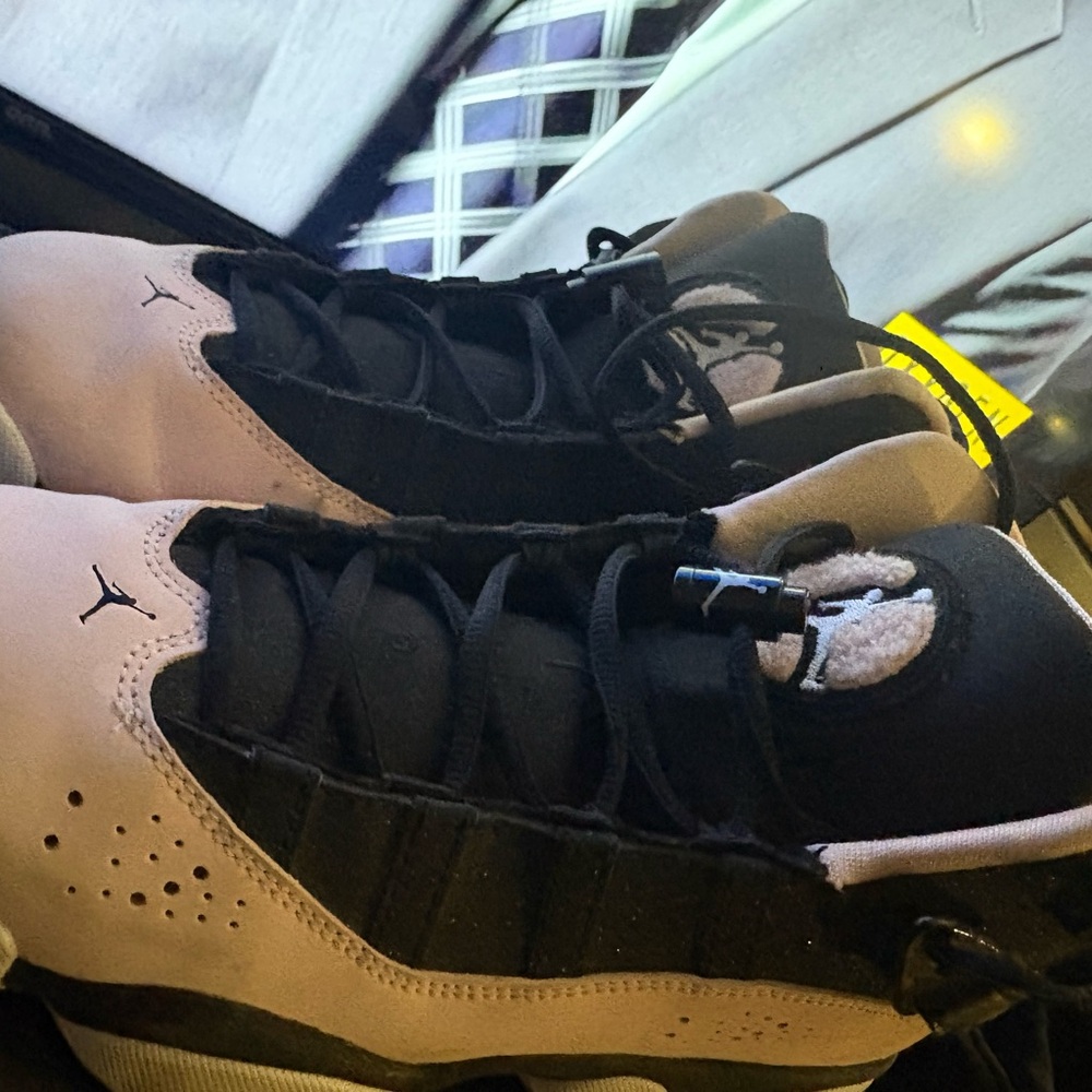 Jordan Women's Sneakers in Black and Pink
